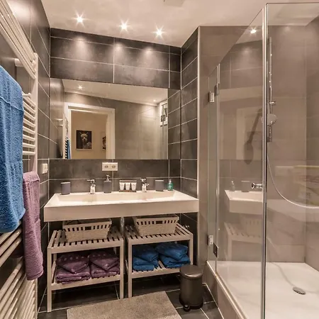 ☆ Moderne 90m² 3-zimmer Im Zentrum Mit Netflix Apartamento